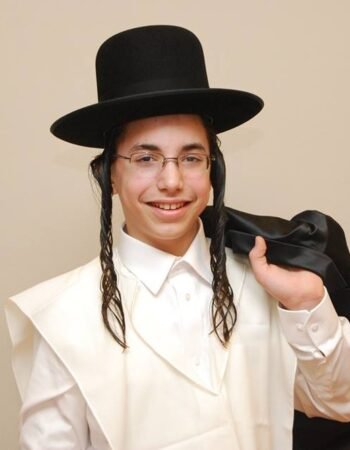 Simcha Waitering / Crystal Photography