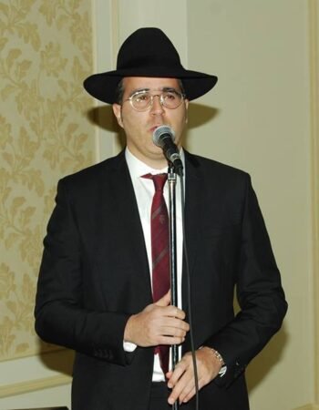 Simcha Waitering / Crystal Photography