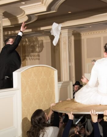 Simcha Waitering / Crystal Photography