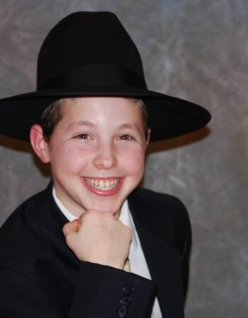 Simcha Waitering / Crystal Photography